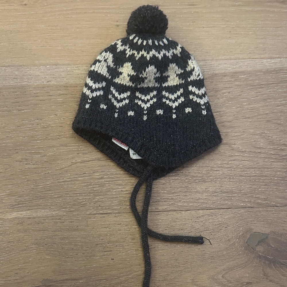 Zara Black and Cream Kids Pom-Pom Hat